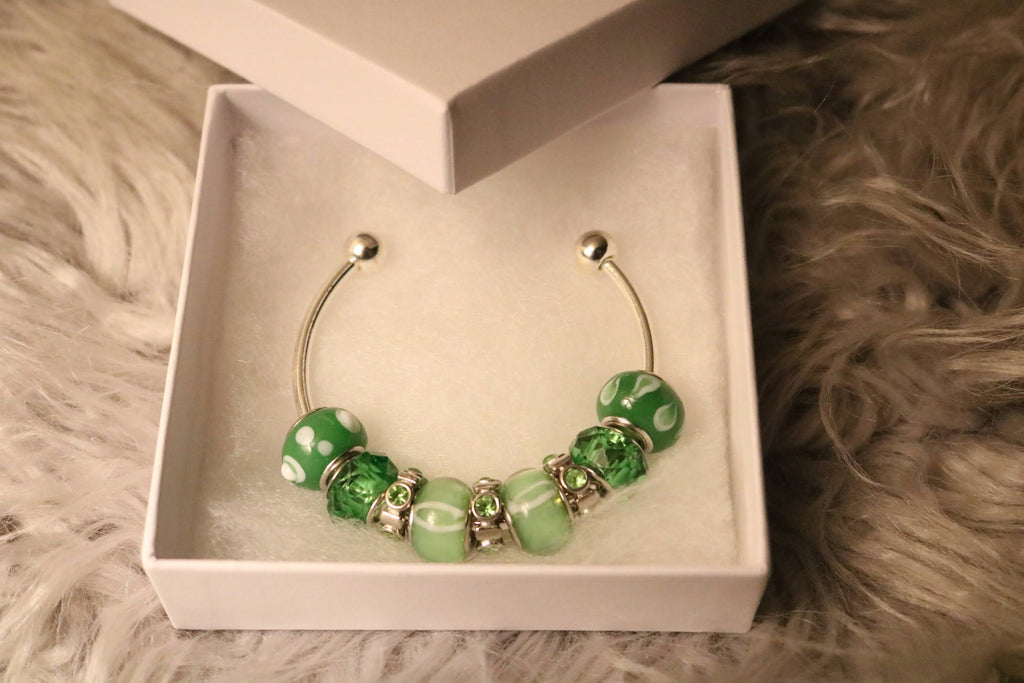 Liz Collection: Spangle Bracelet  in various colors (small)